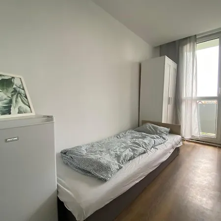 Hostello Airport Strzegomska - W Pelni Wyposazone Ostello