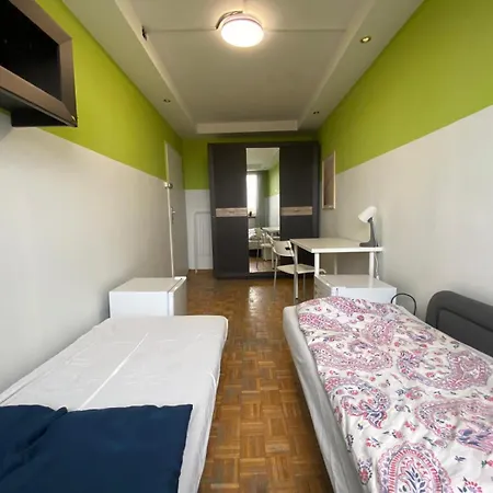 Hostello Airport Strzegomska - W Pelni Wyposazone *