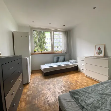 Hostello Airport Strzegomska - W Pelni Wyposazone * Breslavia