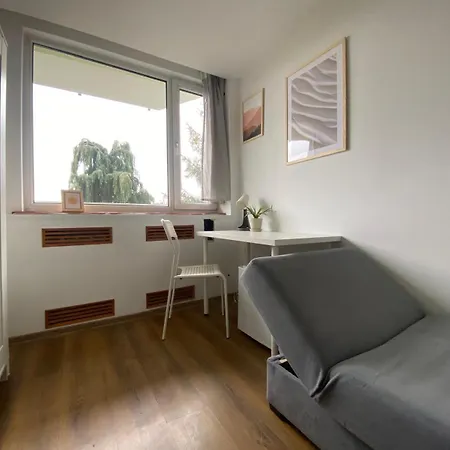 Ostello Hostello Airport Strzegomska - W Pelni Wyposazone *