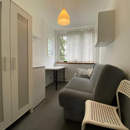 Hostello Airport Strzegomska - W Pelni Wyposazone