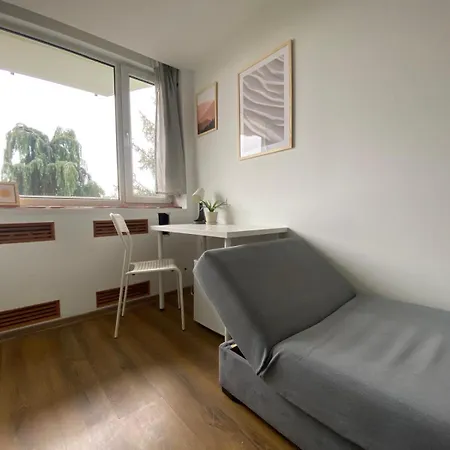 Hostello Airport Strzegomska - W Pelni Wyposazone Hostel